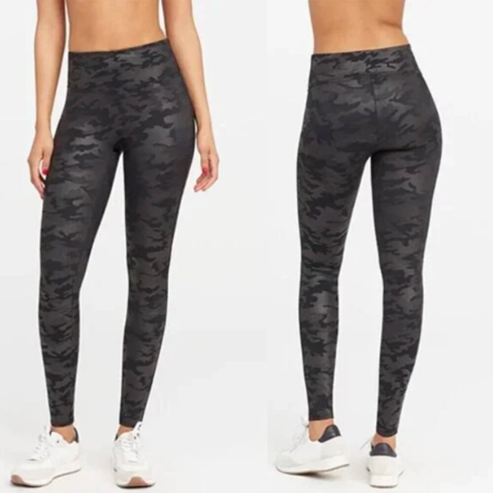 New SPANX Look At Me Now Leggings in Black Camo size 1X
